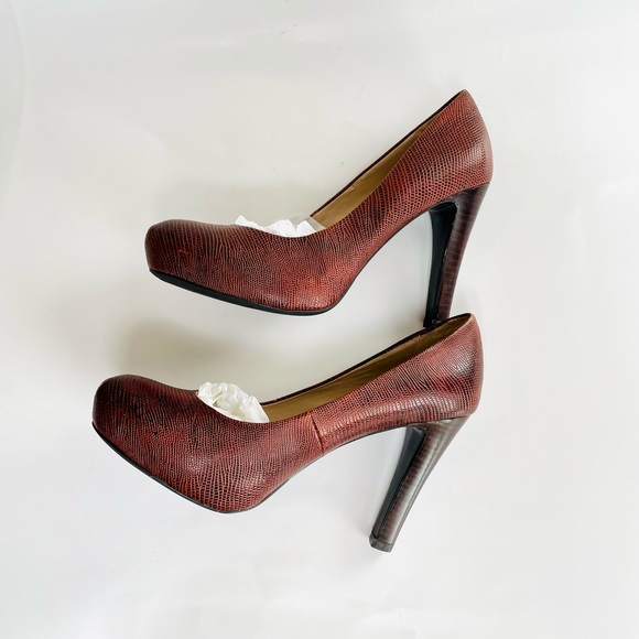 Franco Sarto Women's "Cicero" Snakeskin 4" Heeled Pumps Brown 6M US - Picture 8 of 13